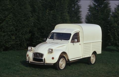 2cv_aks_1975_phares_carres.jpg